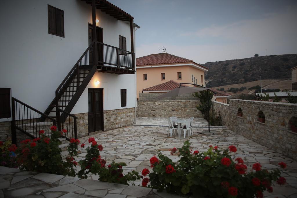 Villa Charoullas Traditional Mansion Alaminos Exterior foto