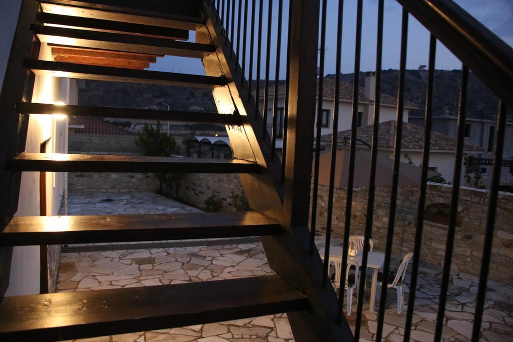 Villa Charoullas Traditional Mansion Alaminos Exterior foto