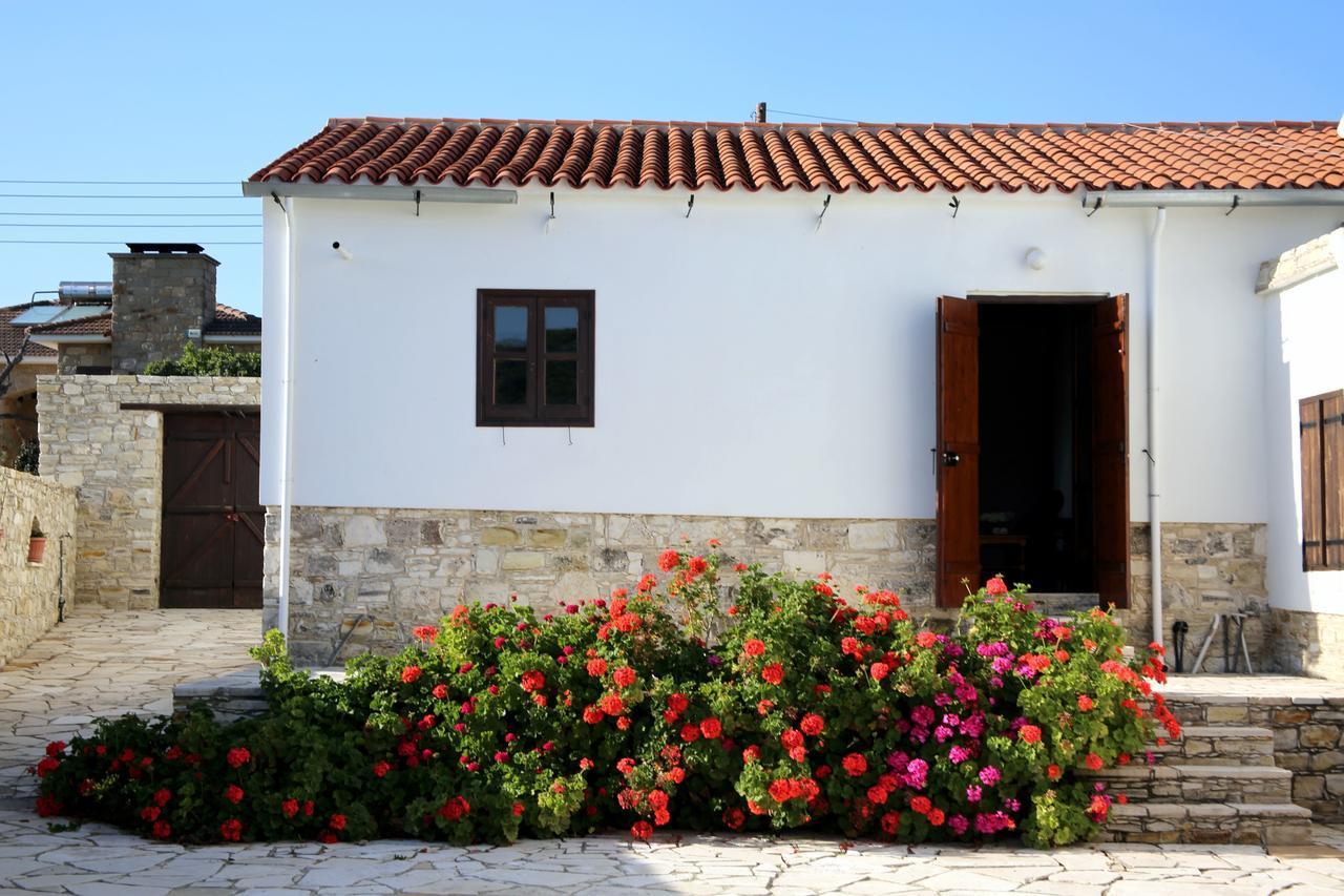 Villa Charoullas Traditional Mansion Alaminos Exterior foto